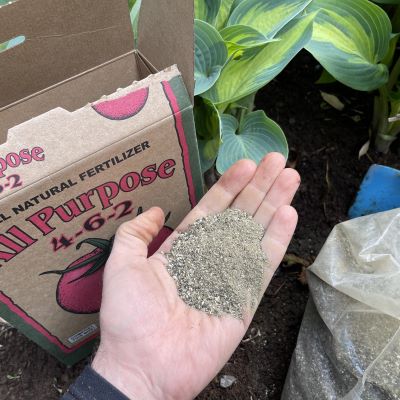This fertilizer is a powder blend