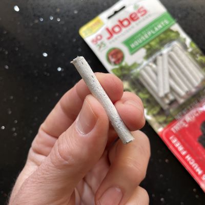 Each spike is approx. 2.5-inch long