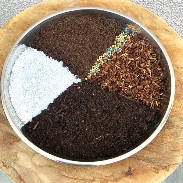 houseplant soil potting mix_600